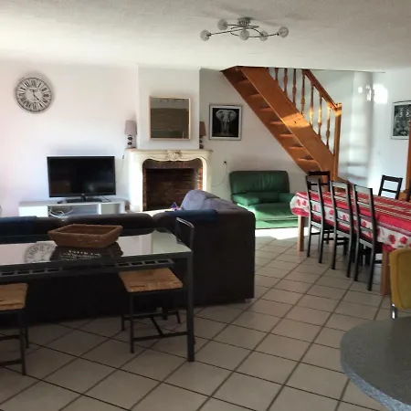 펜션 Toscana 250 M De La 아공-쿠탕빌